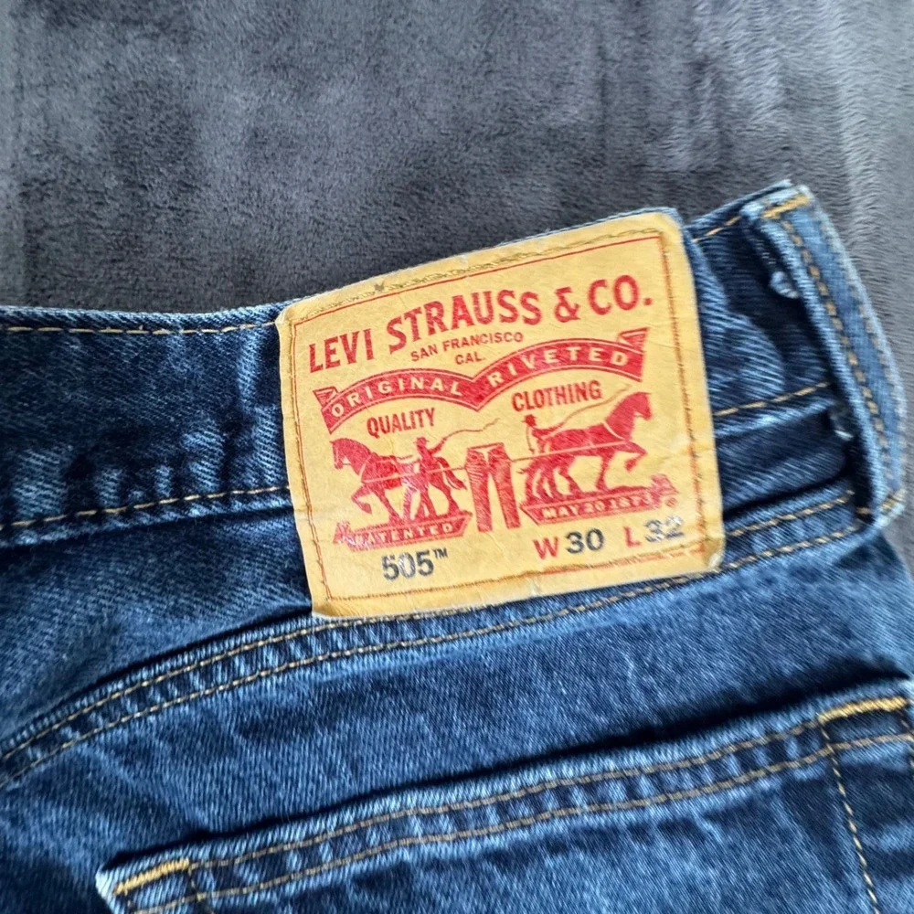 Levi's 505 Regular Fit Jeans Mens 30x32 Dark Wash Blue Straight Leg 00505-0216